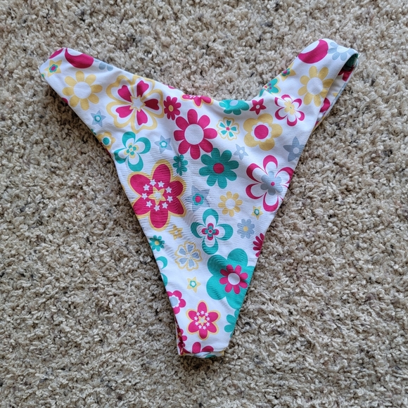 NWT Lovers and Friends Wildflower Bikini - size XS/S - Retro Floral print - Picture 6 of 7